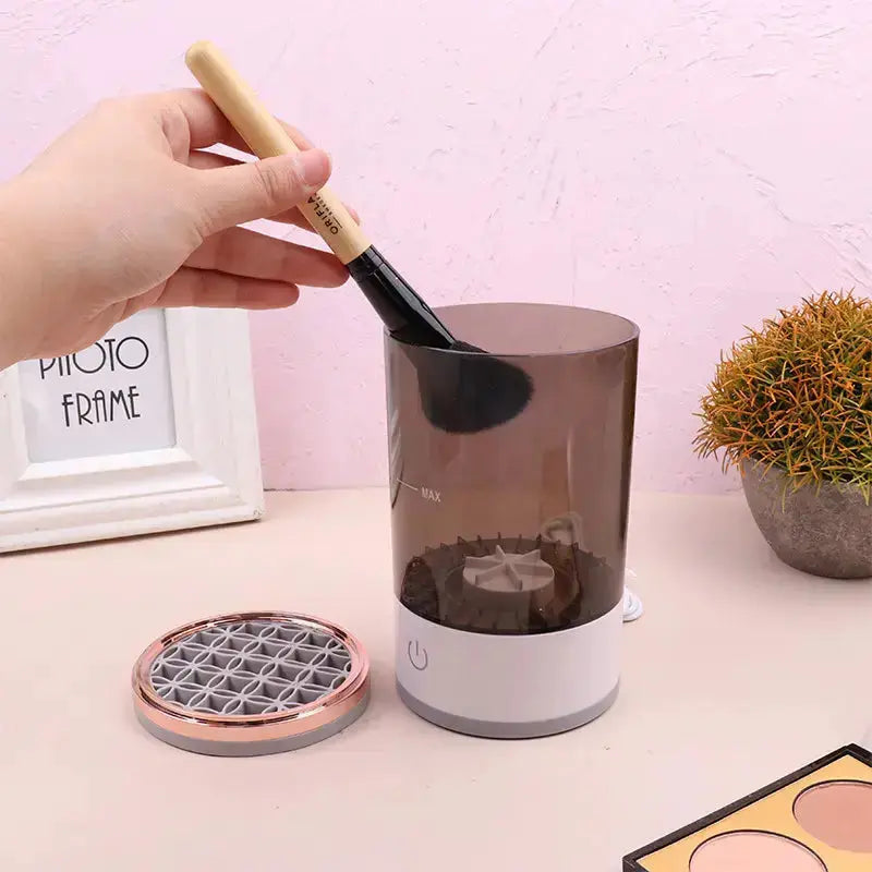 "Automatic make up brush cleaner" SmartNest